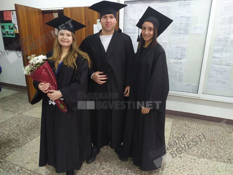 Повишен е интересът към педагогическите специалности във Филиала на ПУ, 7 се дипломират с отличие