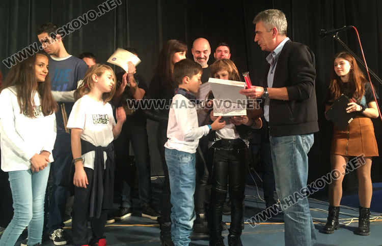 Три младежки рок групи от Хасково ще направят професионален запис на песен