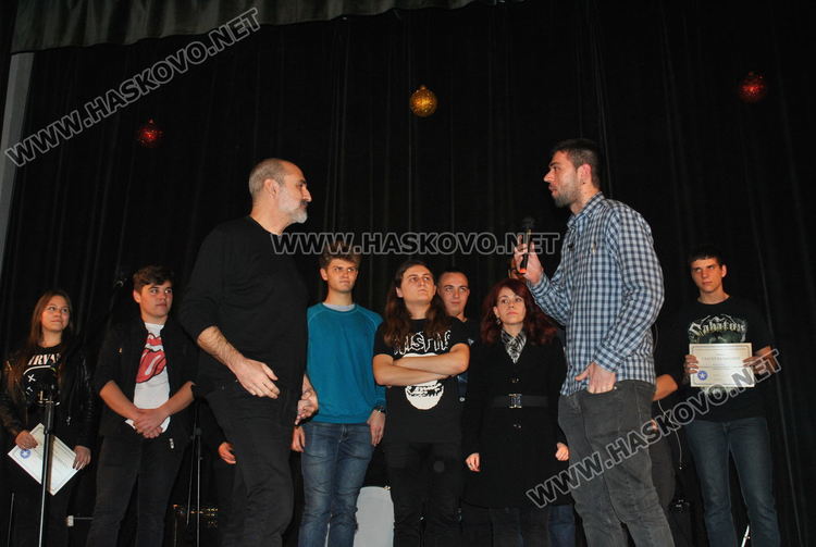 Три младежки рок групи от Хасково ще направят професионален запис на песен