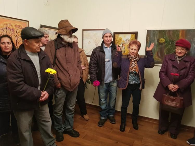 14 първомайски художници се представиха в обща изложба