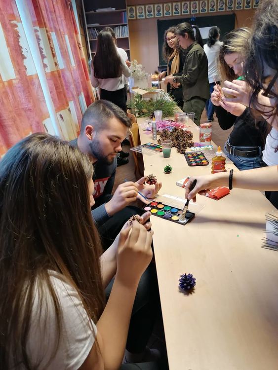 С горски и еколози, ученици от Смолян твориха за Международния ден на планината