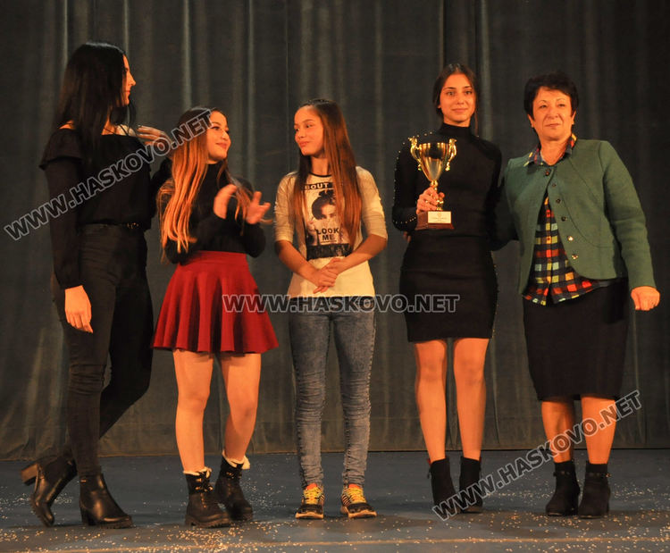 Част от хандбалния отбор