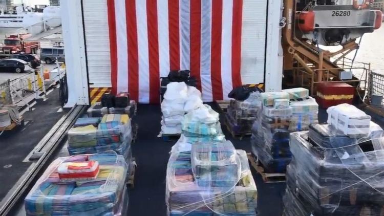 Заловиха подводница с 2 тона кокаин на борда