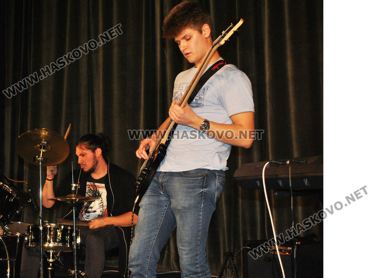 Три младежки рок групи от Хасково ще направят професионален запис на песен