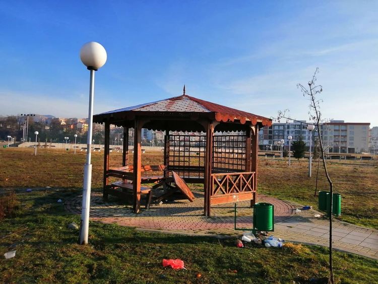 Хлапаци издевателстват върху беседка в парк "Арпезос Север" в Кърджали