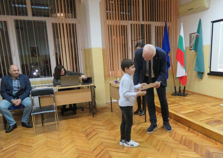 40 даровити Алековци получиха своите стипендии