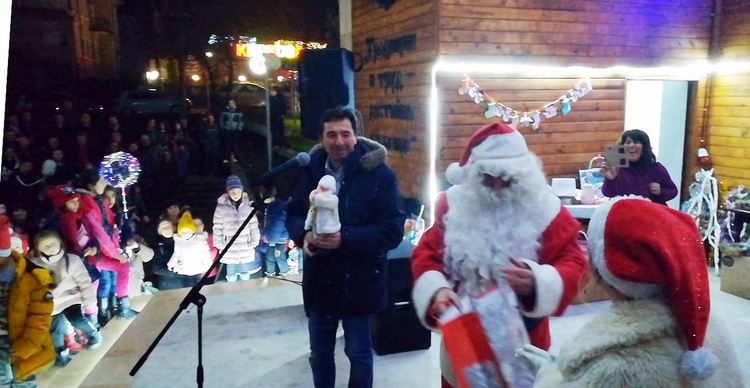 Грейна Коледната елха в Кирково