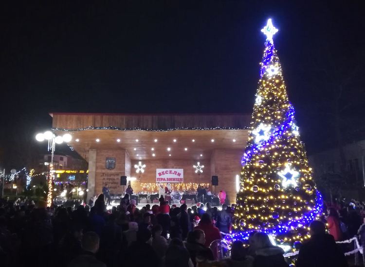 Грейна Коледната елха в Кирково