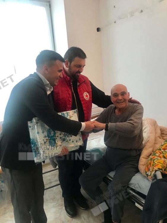 Общинският съветник Ферди Мурад в Кърджали направи поредното си дарение в навечерието на Новата 2020