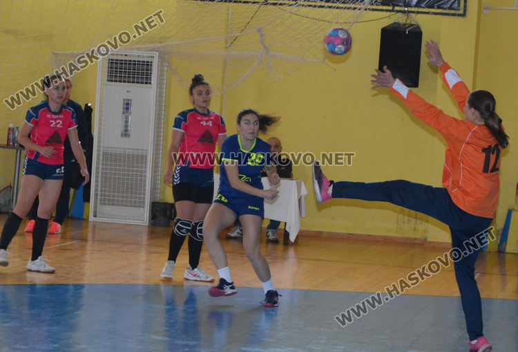 Хандбалистките на „Топлика“ отстъпиха на „Бъки“ в мач за Купата на България 