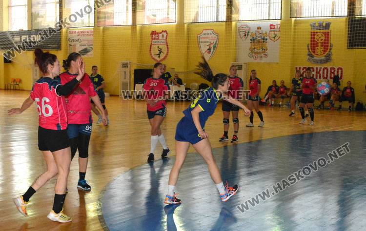 Хандбалистките на „Топлика“ отстъпиха на „Бъки“ в мач за Купата на България 