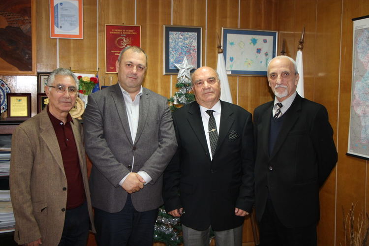 Кметът на Ардино инж. Изет Шабан прие в кабинета си писателя Нихат Алтънок