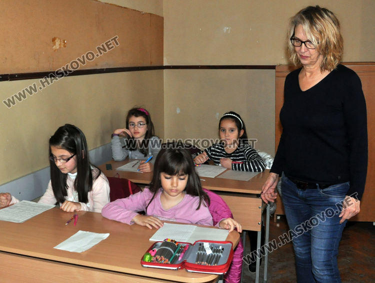 Близо 600 ученици се явиха на математическо състезание в ПМГ