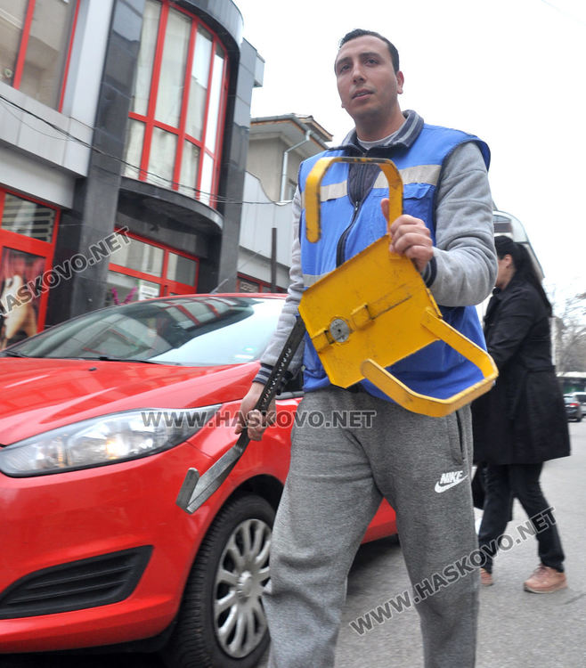 Един от закопчаните автомобили през седмицата