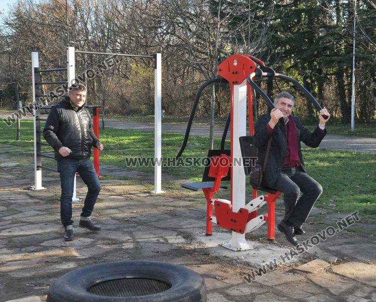 Ротари клуб Хасково-Аида издигна пластика със знак и откри спортна площадка