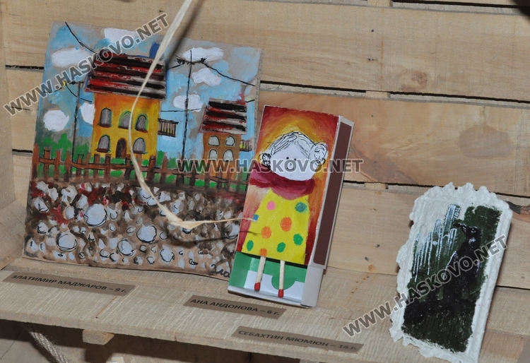 Нов живот за старата хартия в Коледната изложба на „Колорит“