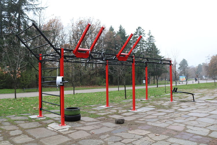 Ротари клуб Хасково-Аида издигна пластика със знак и откри спортна площадка