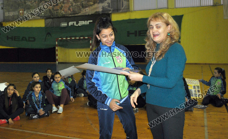 Хасковските хандбалисти приключиха година с подаръци и много успехи