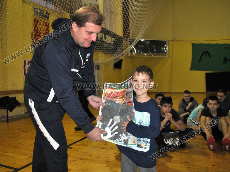 Хасковските хандбалисти приключиха година с подаръци и много успехи