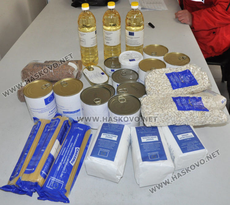 Говеждо, риба и трайни продукти за най-бедните 6 391 души в Смолянско /графици за раздаване/