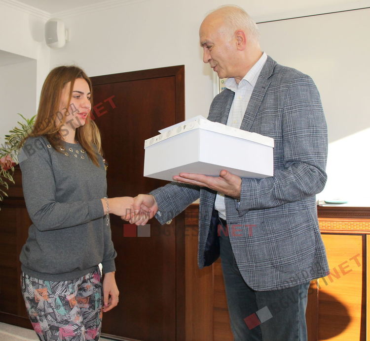 Наградиха победителите в „Магията на Коледа”