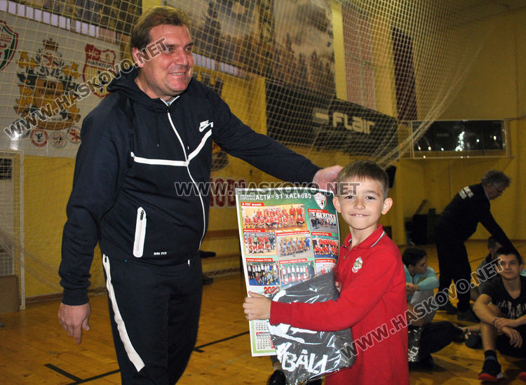 Хасковските хандбалисти приключиха година с подаръци и много успехи