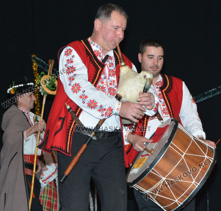 Фолклорен концерт, награди и изложба на носии за Коледа и Капитан Петко войвода