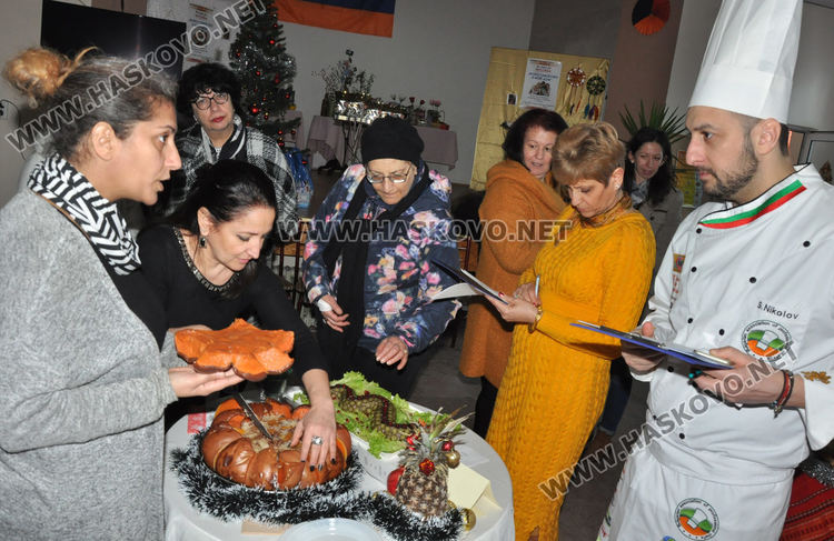 Приз за змия от фасул в кулинарна изложба на хасковски читалища