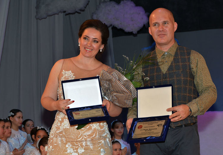 40 години “Рона” на сцената