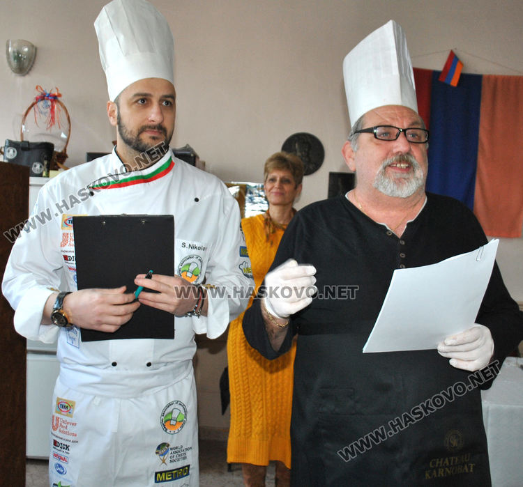 Приз за змия от фасул в кулинарна изложба на хасковски читалища