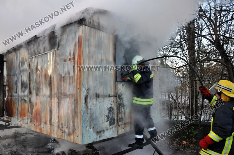 Гори фургон до болницата
