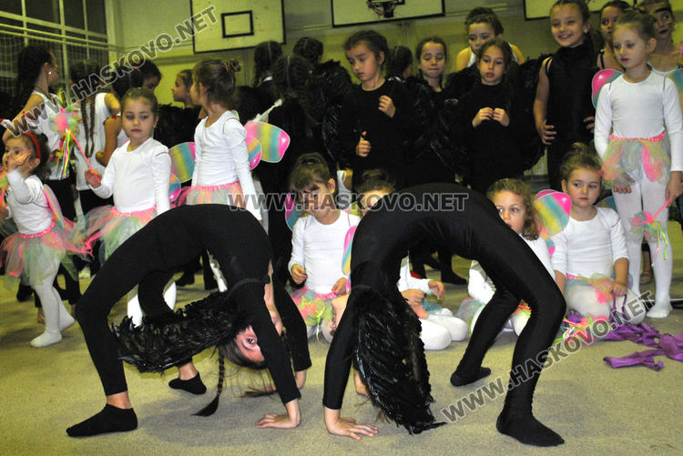 Гимнастичките от „Аида“ отпразнуваха 7-ми рожден ден на Коледното си парти