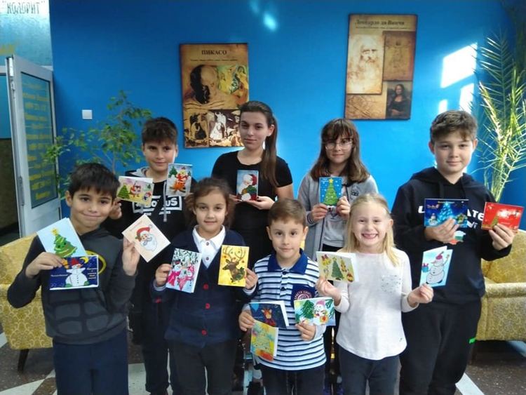 Възпитаниците на компютърна школа "Вале" изпратиха 150 картички за евродепутати