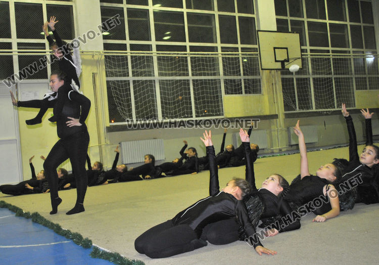 Гимнастичките от „Аида“ отпразнуваха 7-ми рожден ден на Коледното си парти