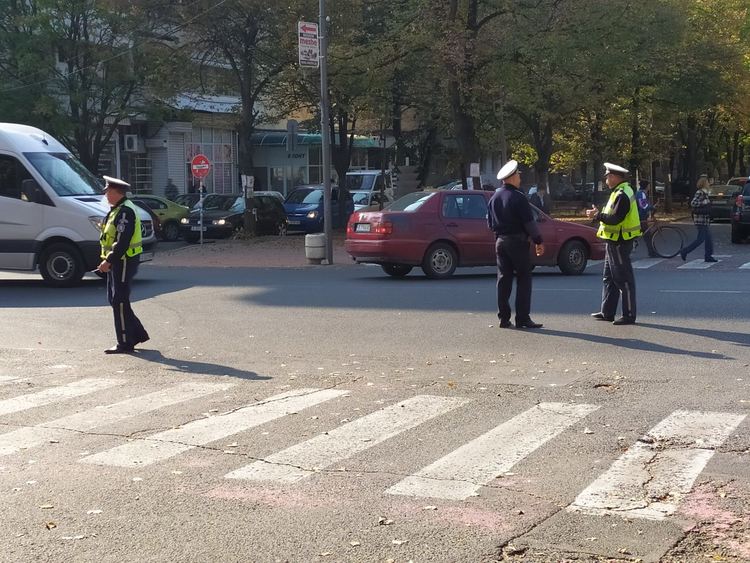 Ученици от ЕГ „Христо Ботев“ ще патрулират на пешеходни пътеки в районите на оживени кръстовища в Кърджали