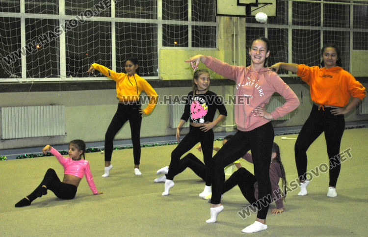 Гимнастичките от „Аида“ отпразнуваха 7-ми рожден ден на Коледното си парти