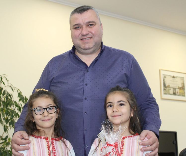 Коледари наричаха за здраве и плодородие в община Хасково