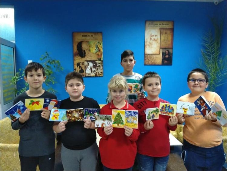 Възпитаниците на компютърна школа "Вале" изпратиха 150 картички за евродепутати