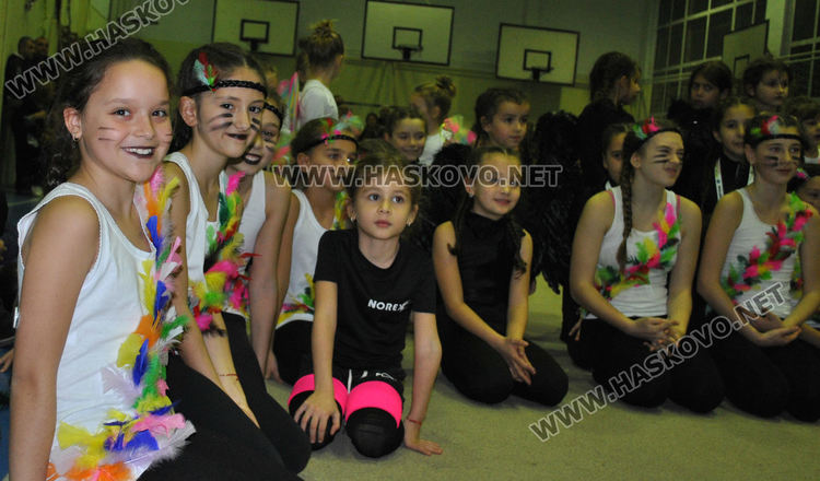 Гимнастичките от „Аида“ отпразнуваха 7-ми рожден ден на Коледното си парти