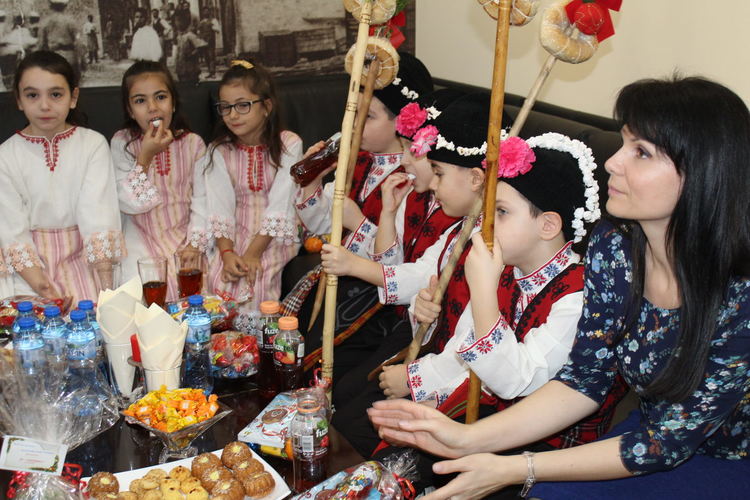 Коледари наричаха за здраве и плодородие в община Хасково