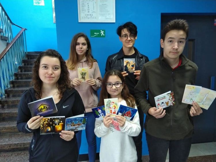 Възпитаниците на компютърна школа "Вале" изпратиха 150 картички за евродепутати