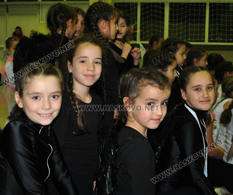 Гимнастичките от „Аида“ отпразнуваха 7-ми рожден ден на Коледното си парти