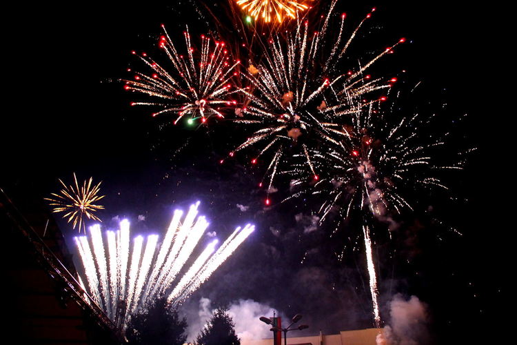 От социалната мрежа: Димитровград може и без заря за Нова година, да дарим парите на нуждаещи се