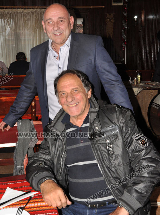 Димитър Ничев и Лозко Ничев (седналия)