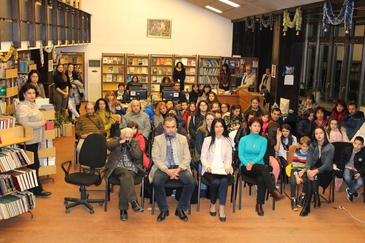 Уникална колекция от личната библиотека на писателя Любомир Левчев беше дарена за Библиотеката в Смолян от дъщеря му Марта 