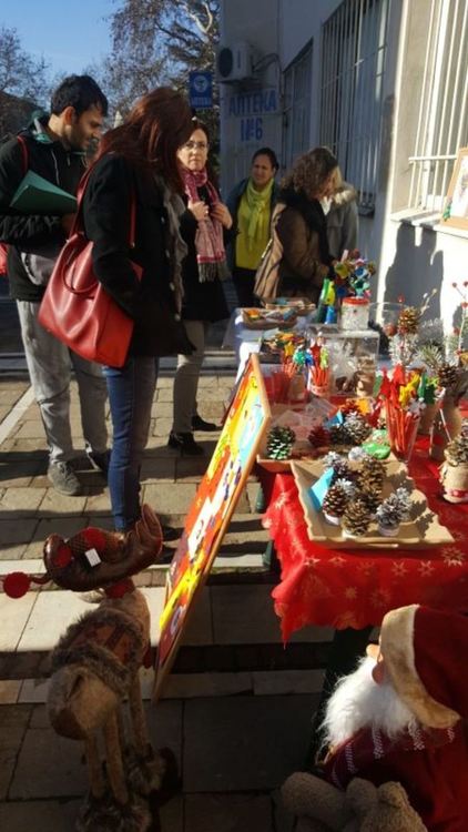 1 607 лева бяха събрани за болни деца на благотворителен базар в Момчилград