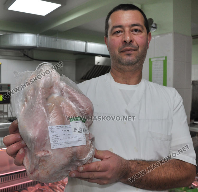 Пазарлъкът сваля цената на коледната пуйка от 10 на 8 лева