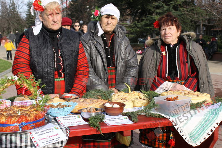 С коледни традиции, 1000 порции боб и тиквеник посрещнаха посетителите на кулинарното изложение "Коледна трапеза"