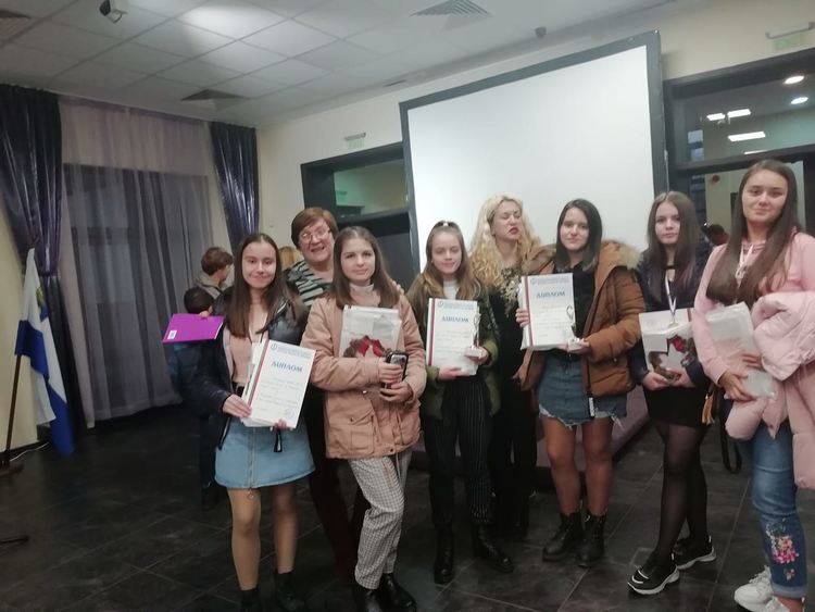 Специалната награда и три първи места за Езиковата гимназия в Националния литературен конкурс „Рождество на Спасителя“