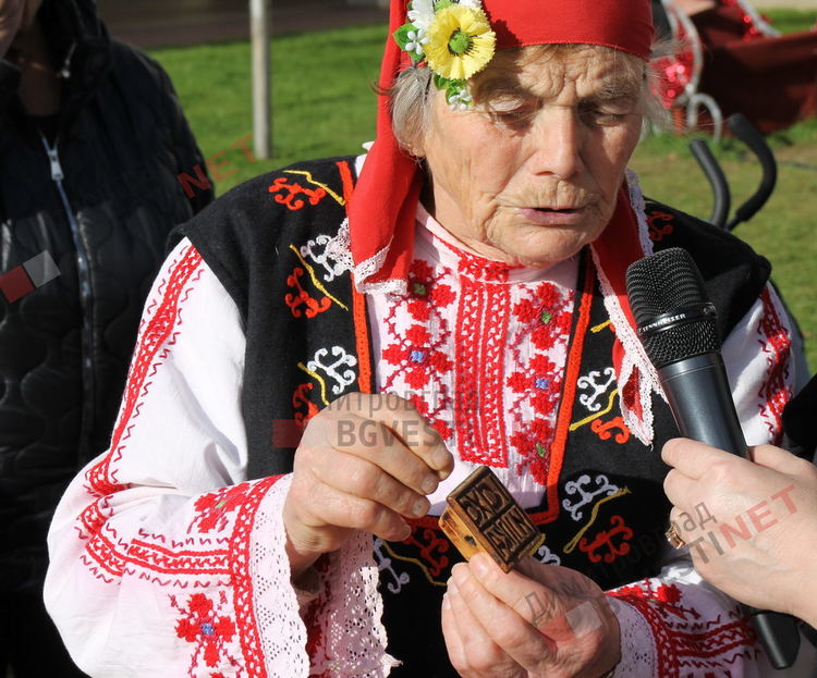 С коледни традиции, 1000 порции боб и тиквеник посрещнаха посетителите на кулинарното изложение "Коледна трапеза"